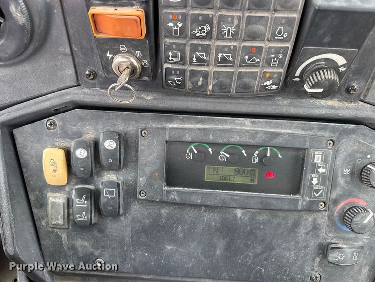 image for item FB0567 2008 John Deere 410J TC backhoe