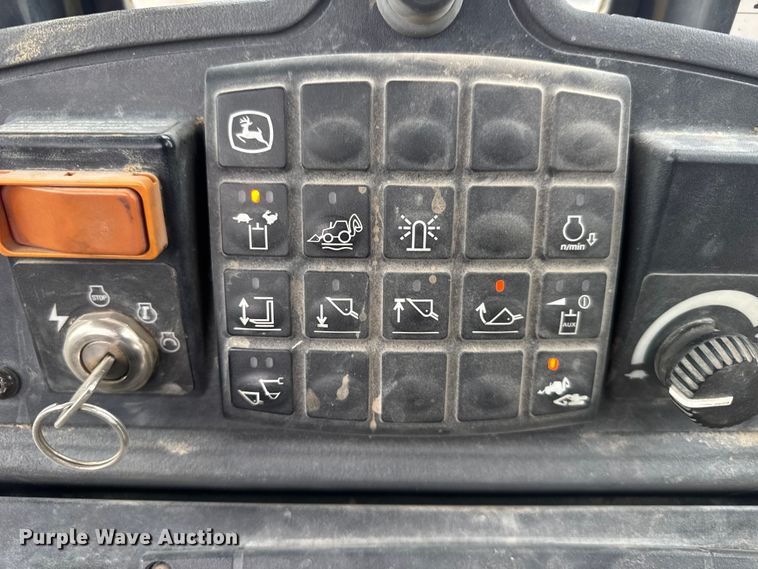 image for item FB0567 2008 John Deere 410J TC backhoe