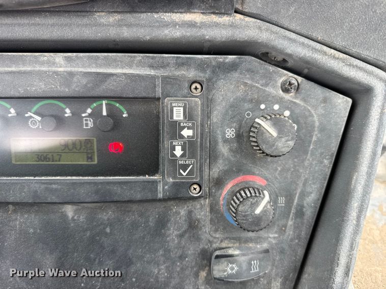 image for item FB0567 2008 John Deere 410J TC backhoe