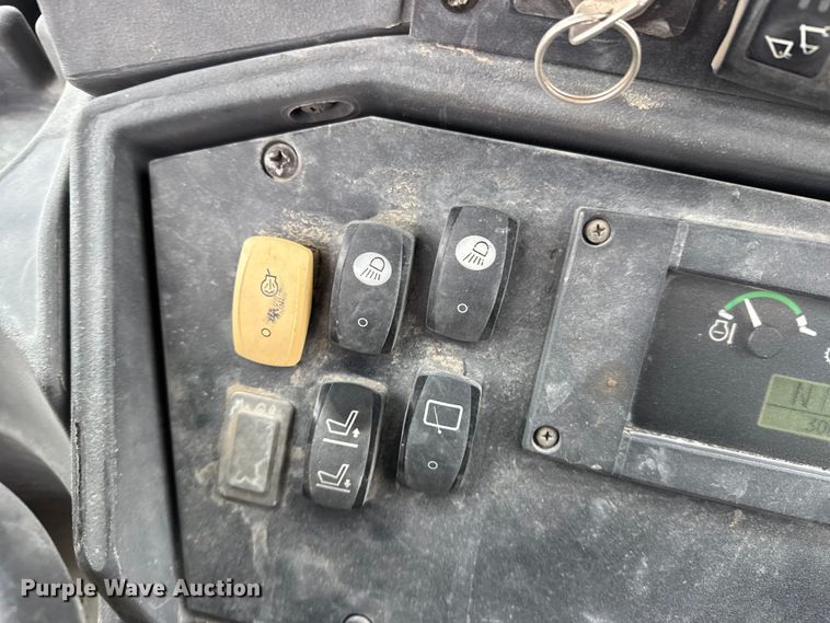 image for item FB0567 2008 John Deere 410J TC backhoe