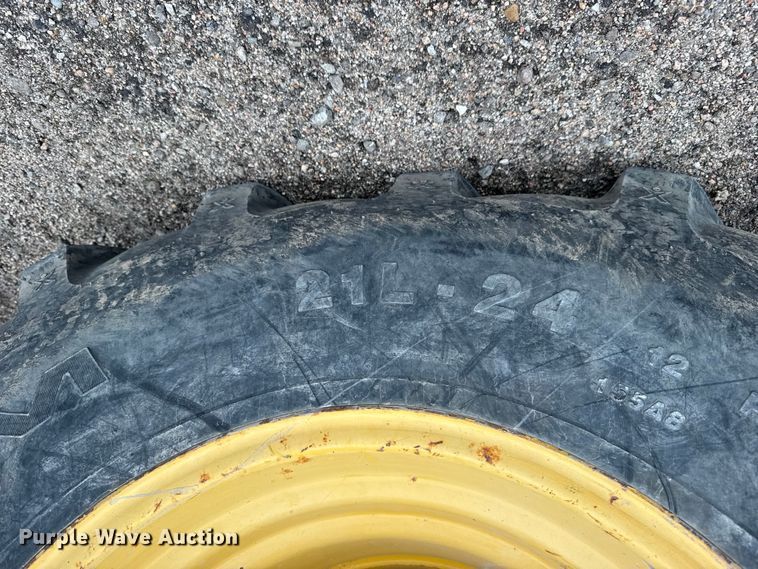 image for item FB0567 2008 John Deere 410J TC backhoe