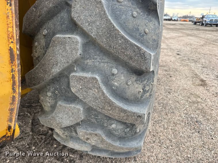 image for item FB0567 2008 John Deere 410J TC backhoe