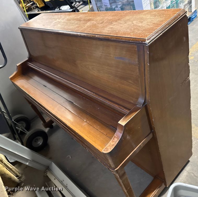 image for item FB0645 Piano