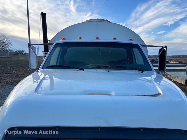 image for item FB3473 1996 Ford F800 sewer jetter truck