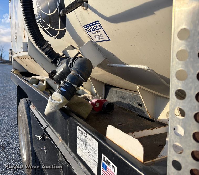 image for item FB3473 1996 Ford F800 sewer jetter truck