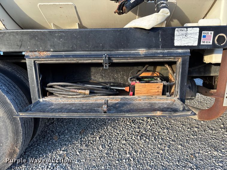 image for item FB3473 1996 Ford F800 sewer jetter truck