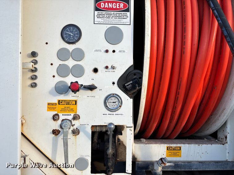 image for item FB3473 1996 Ford F800 sewer jetter truck