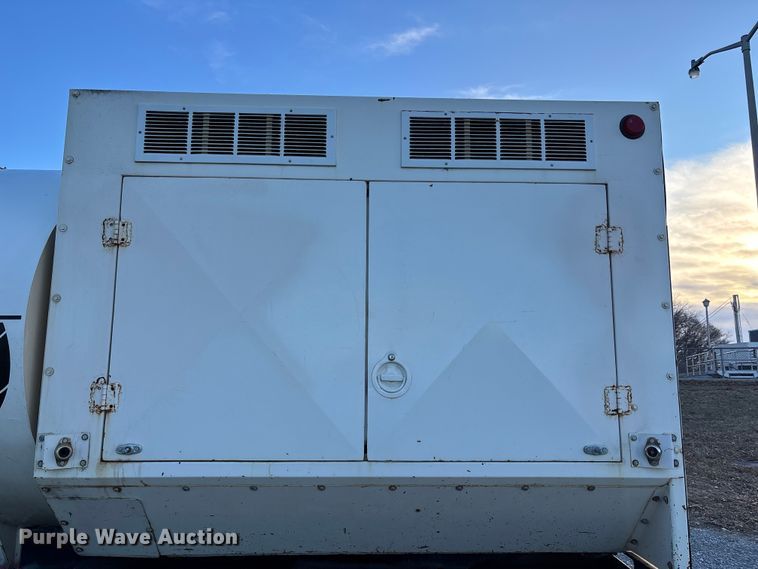 image for item FB3473 1996 Ford F800 sewer jetter truck