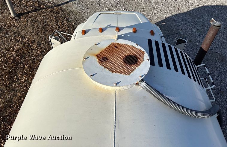 image for item FB3473 1996 Ford F800 sewer jetter truck