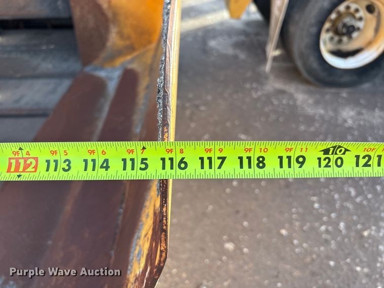 image for item FB3482 LeeBoy L8500T paver