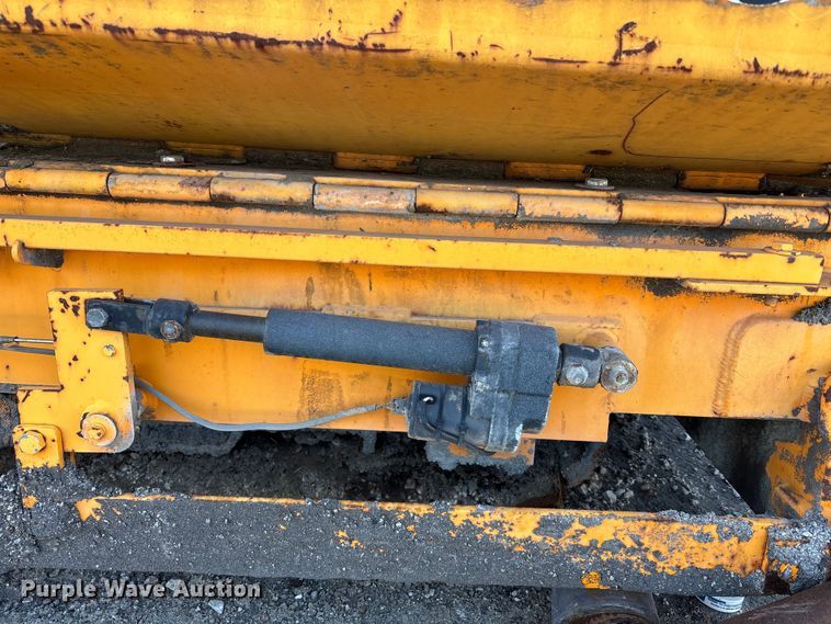 image for item FB3482 LeeBoy L8500T paver