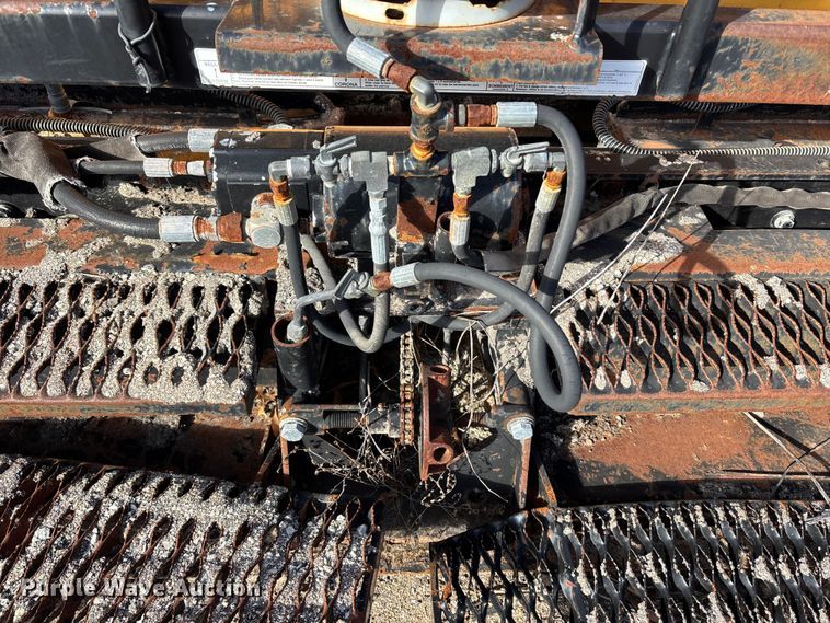 image for item FB3482 LeeBoy L8500T paver