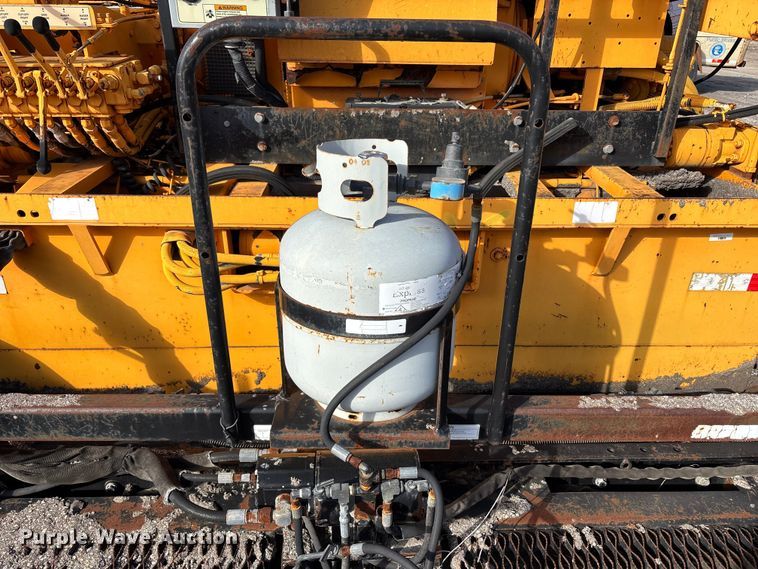 image for item FB3482 LeeBoy L8500T paver