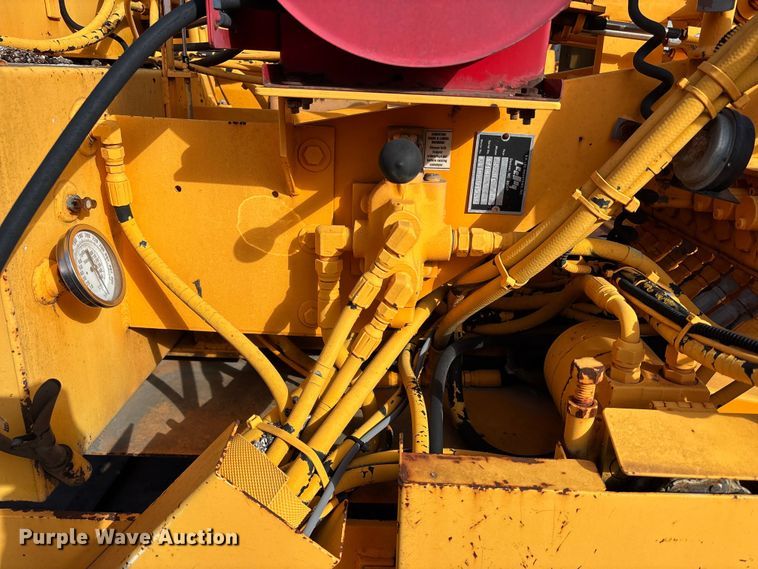 image for item FB3482 LeeBoy L8500T paver