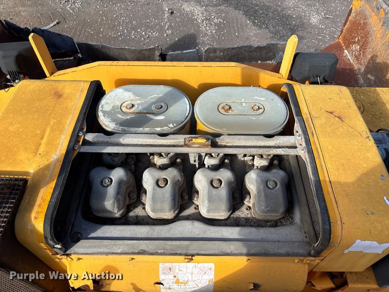 image for item FB3482 LeeBoy L8500T paver