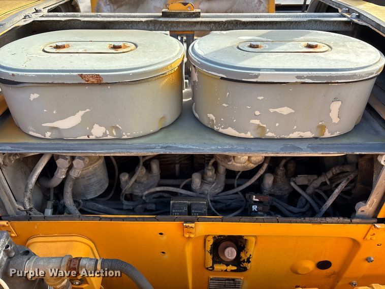 image for item FB3482 LeeBoy L8500T paver