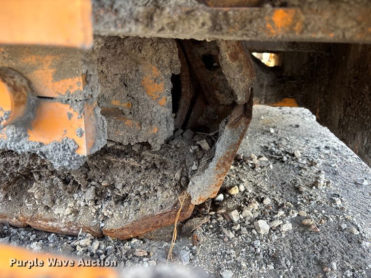 image for item FB3482 LeeBoy L8500T paver