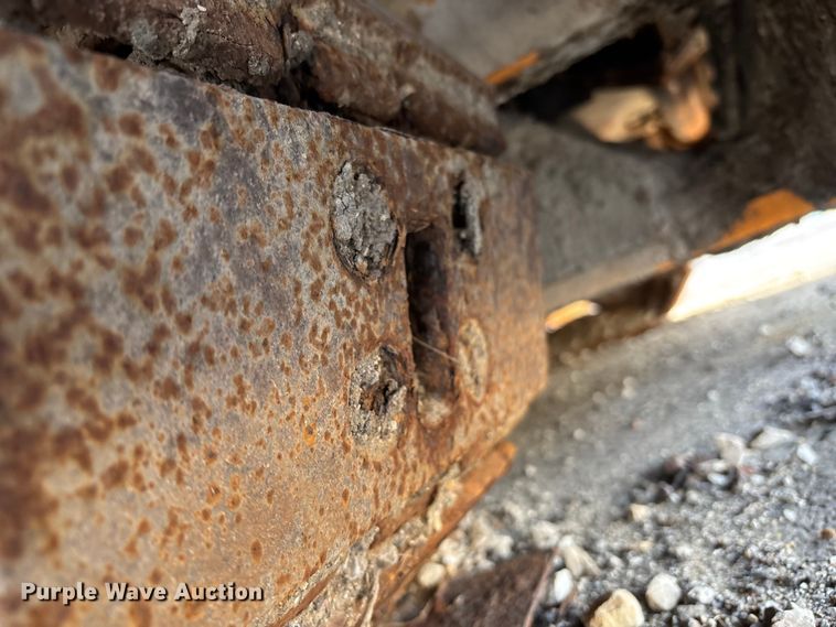 image for item FB3482 LeeBoy L8500T paver