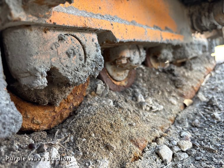 image for item FB3482 LeeBoy L8500T paver