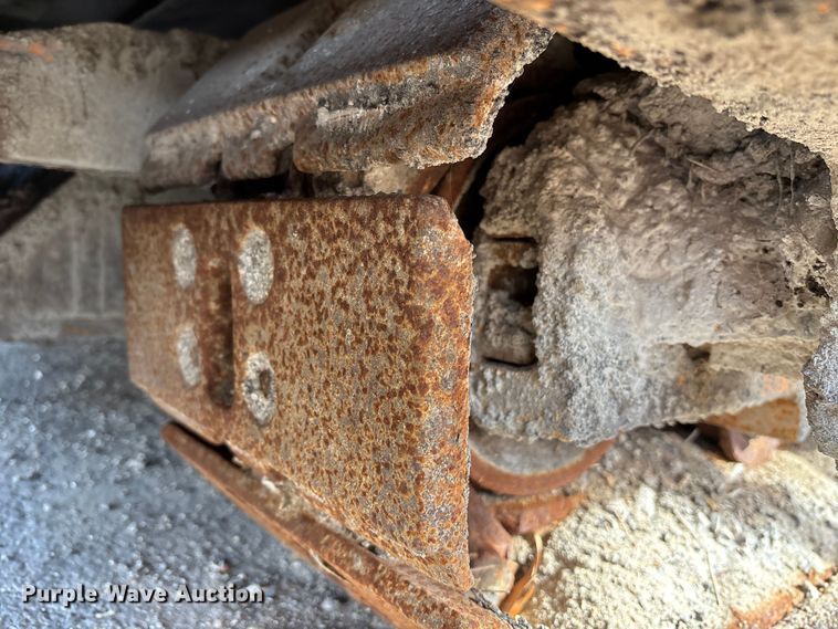 image for item FB3482 LeeBoy L8500T paver