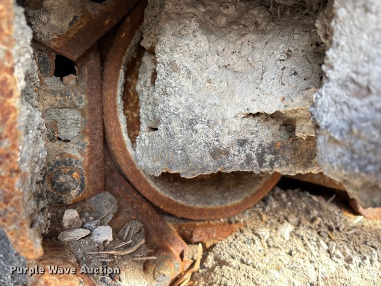 image for item FB3482 LeeBoy L8500T paver