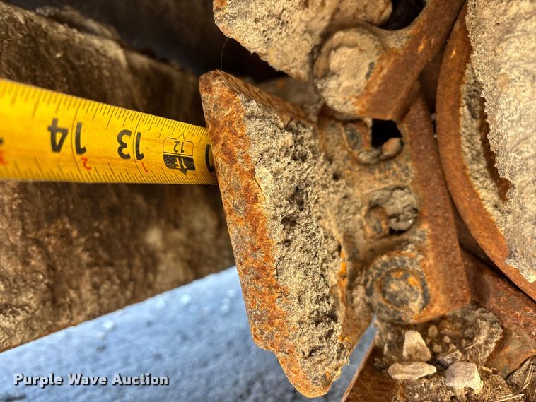 image for item FB3482 LeeBoy L8500T paver