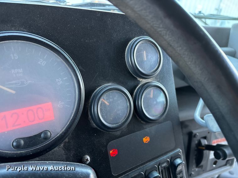 image for item FG0013 2007 Blue Bird Vision school bus