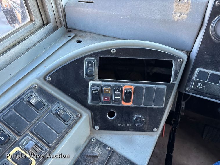 image for item FG0013 2007 Blue Bird Vision school bus