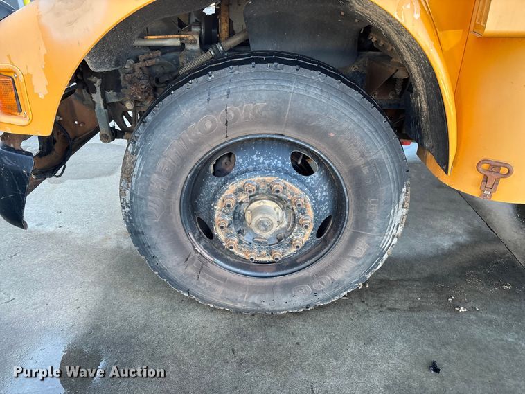 image for item FG0013 2007 Blue Bird Vision school bus