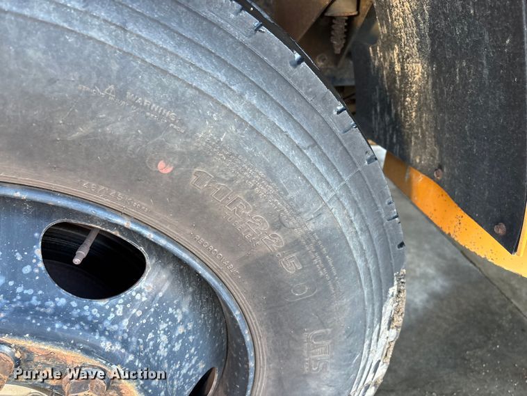 image for item FG0013 2007 Blue Bird Vision school bus