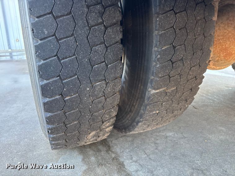 image for item FG0013 2007 Blue Bird Vision school bus