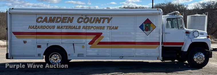 image for item FG0016 1988 Ford L8000 hazmat support truck