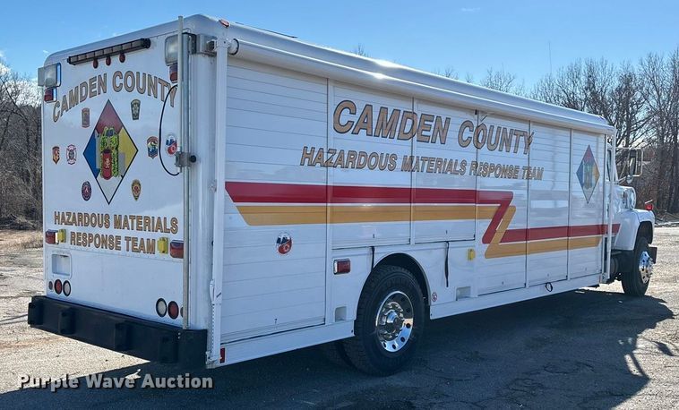 image for item FG0016 1988 Ford L8000 hazmat support truck