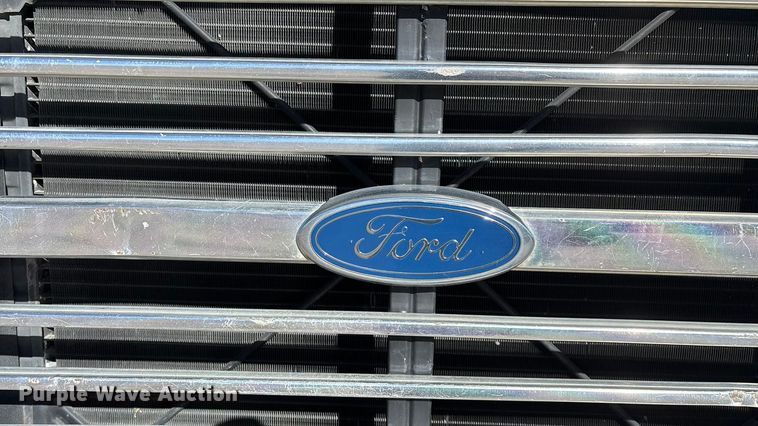 image for item FG0016 1988 Ford L8000 hazmat support truck