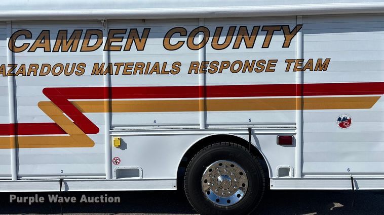 image for item FG0016 1988 Ford L8000 hazmat support truck