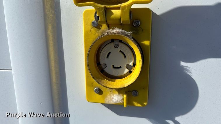 image for item FG0016 1988 Ford L8000 hazmat support truck