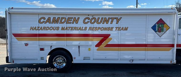 image for item FG0016 1988 Ford L8000 hazmat support truck