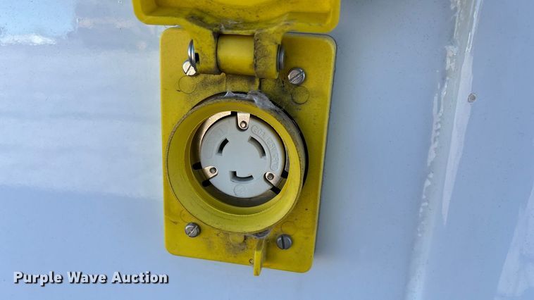 image for item FG0016 1988 Ford L8000 hazmat support truck