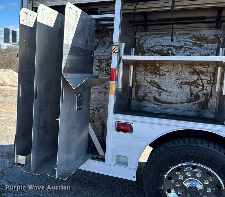 image for item FG0016 1988 Ford L8000 hazmat support truck