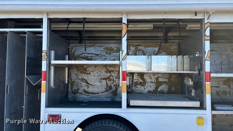 image for item FG0016 1988 Ford L8000 hazmat support truck