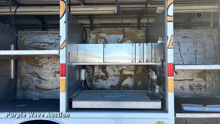 image for item FG0016 1988 Ford L8000 hazmat support truck