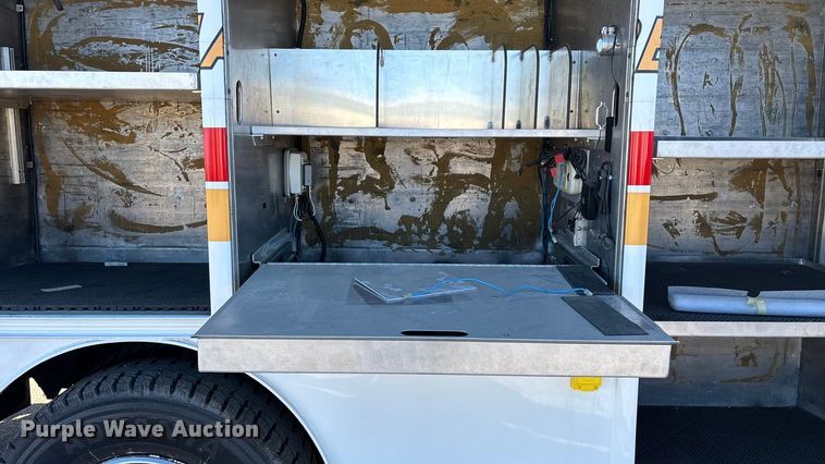 image for item FG0016 1988 Ford L8000 hazmat support truck