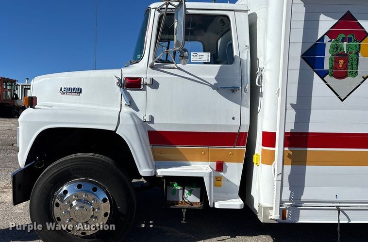 image for item FG0016 1988 Ford L8000 hazmat support truck