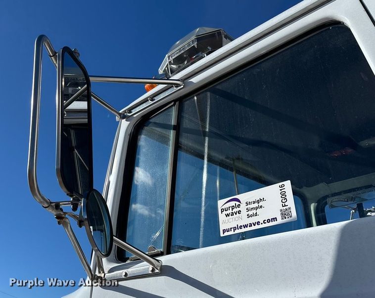 image for item FG0016 1988 Ford L8000 hazmat support truck