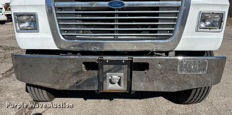 image for item FG0016 1988 Ford L8000 hazmat support truck