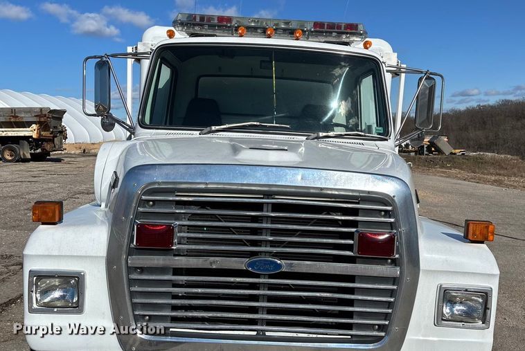 image for item FG0016 1988 Ford L8000 hazmat support truck