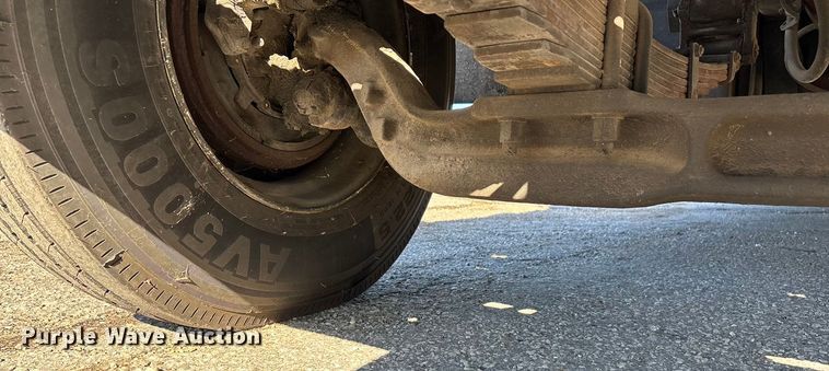 image for item FG0016 1988 Ford L8000 hazmat support truck