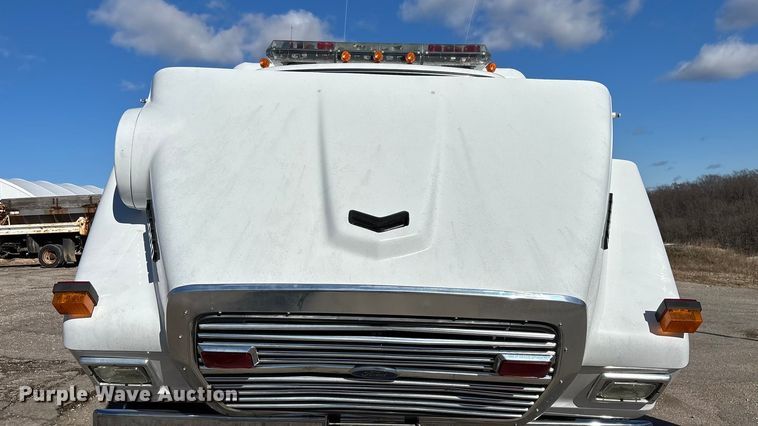 image for item FG0016 1988 Ford L8000 hazmat support truck