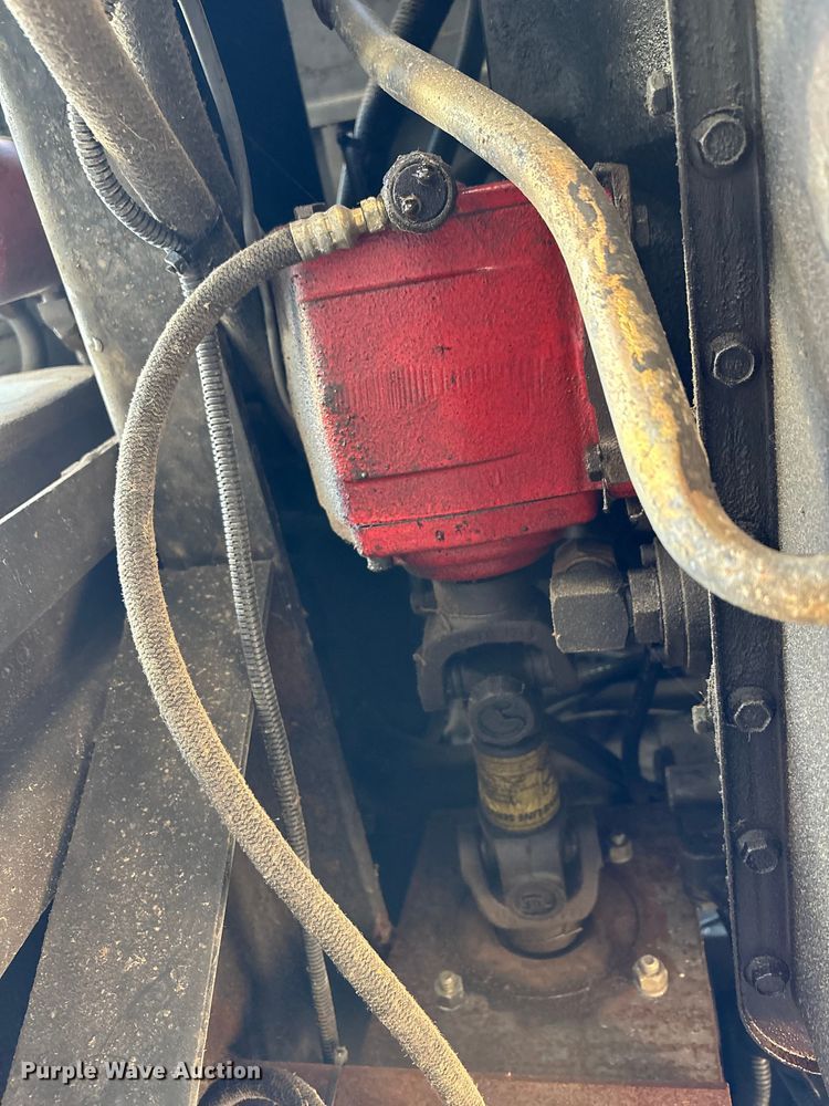 image for item FG0016 1988 Ford L8000 hazmat support truck