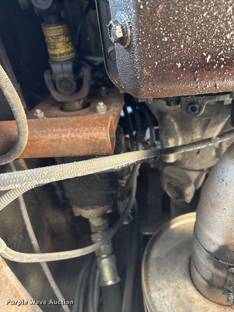 image for item FG0016 1988 Ford L8000 hazmat support truck